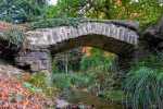 Petit pont de pierres, parc de Kerbihan, Hennebont