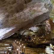 Grotte de Hang Sung Sot, baie d'Halong, Vietnam 2020