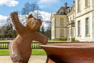 Chateau de Kerguehennec, sculpture