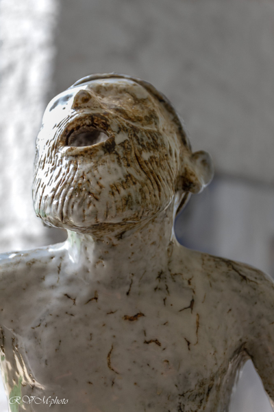 Chateau de Kerguehennec, sculpture