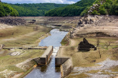 Lac de Guerlédan assèché