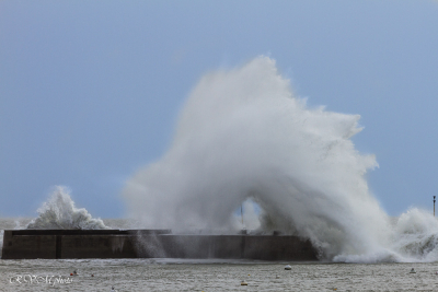 Vague à Lomener, le tunnel
