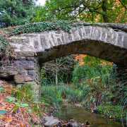 Petit pont de pierres, parc de Kerbihan, Hennebont