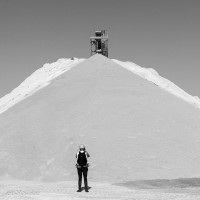 Au pied du tas de sable aux Kaolins de Ploemeur