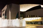 Le grand théâtre et les jets d'eaux