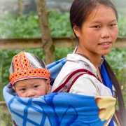 Femme et enfant Hmong, Sapa, Vietnam