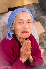 Femme au marché de Ninh Binh , Vietnam