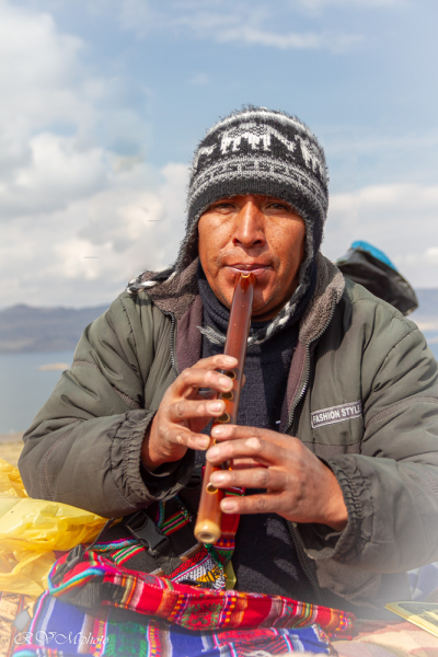 Joueur de flûte Andine, Pérou