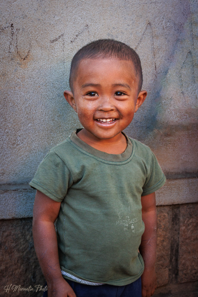 Sourire d'enfant à Ambatolampy, Madagascar