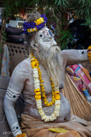 Un Saduh au tilak (troisième oeil) bleu à Varanasi, Inde