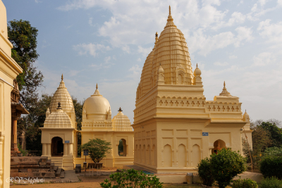 Temple Jaïn récent à Khajuraho, Inde du nord