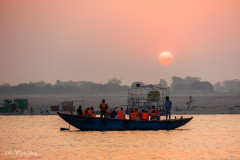 Lever de soleil sur le Gange à Varanasi (Bénarès)