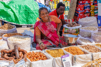 Etal de produits secs sur le marché, Delhi