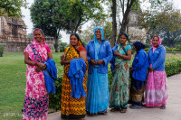 Femmes chargées de l'entretien des temples de Kajuraho