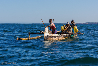 Pirogue à balancier du pays Vezo, lagon d'Ifaty