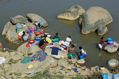 Lavage du linge et séchage, rivière Ikopa, Tananarive