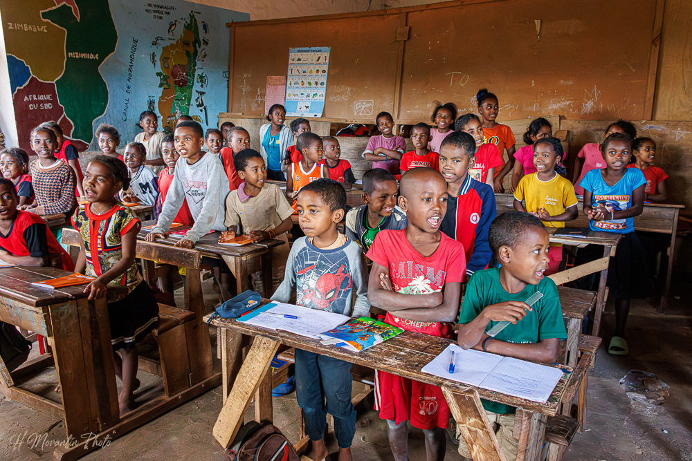 Hymne malgache chanté dans une classe, Kelilalina