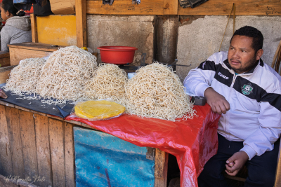 Vente de pâtes au marché, Antsirabe