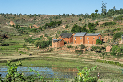 Village et rizière près de Behenjy