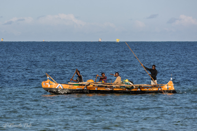 Pirogue à balancier du pays Vezo, lagon d'Ifaty