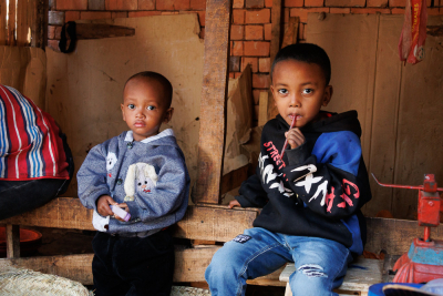 Enfants au marché, Antsirabe