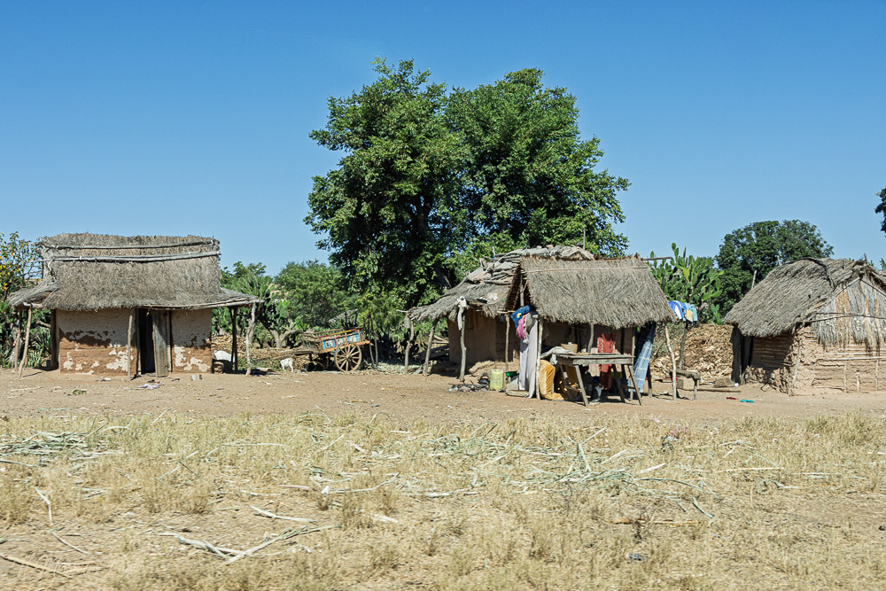 Village en bord de RN7, en direction de Tuléar
