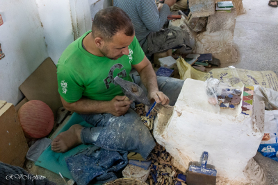 Préparation des zelliges (mosaïques), Fès, Maroc