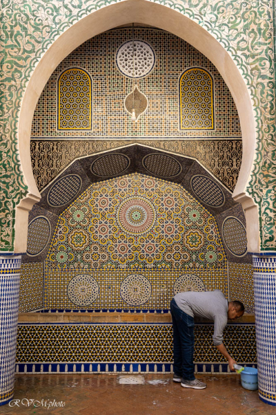Fontaine en zelliges, Fès, Maroc