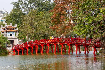 Pont rouge, temple Ngoc Son, Hanoï, Vietnam