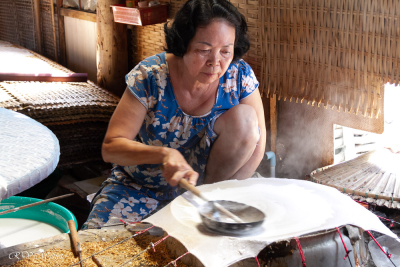 Fabrication de galette de riz, Vietnam