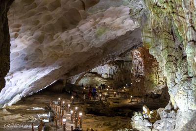 Grotte de Hang Sung Sot, baie d'Halong, Vietnam
